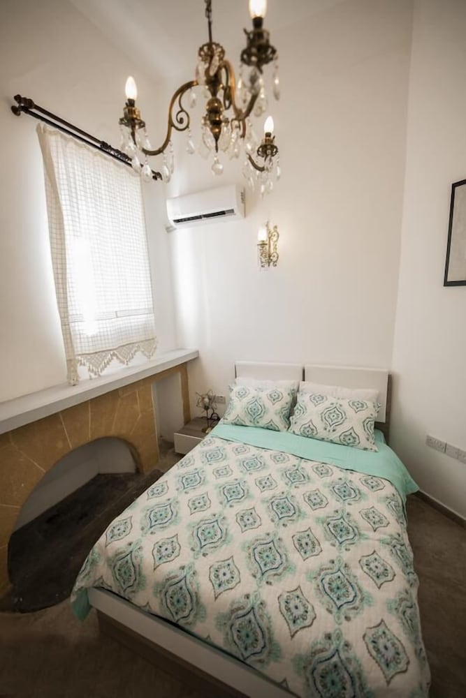 Economy Double Room photo 2