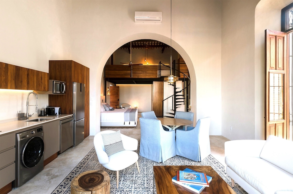 Family Suite, Multiple Beds, 2 Bathrooms, Park View