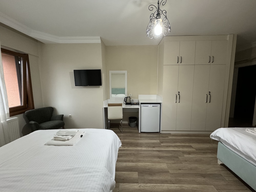 Family Double or Twin Room, Private Bathroom, Sea View photo 2