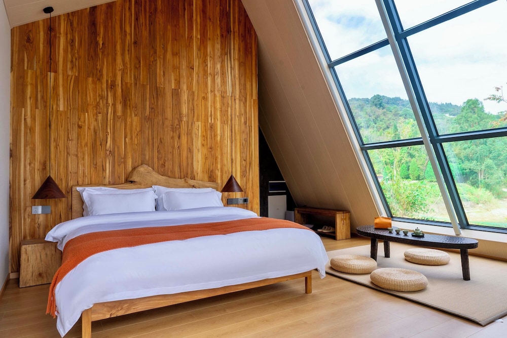 Standard Chalet, Lake View photo 3