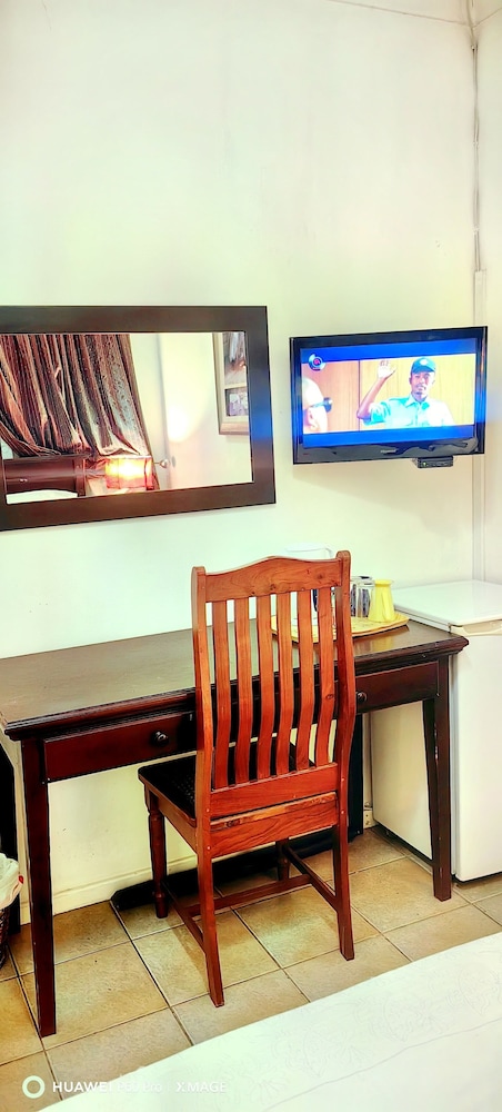 Deluxe Double Room Single Use, Pool View (Queen) photo 2