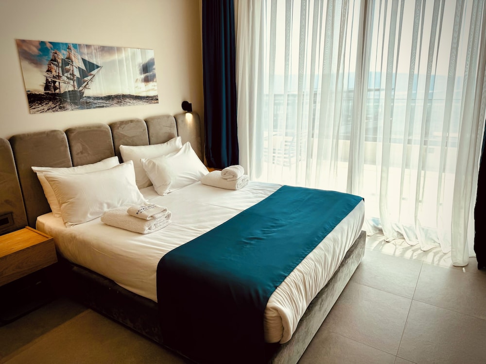 Presidential Apartment, 2 Bedrooms, Balcony photo 2