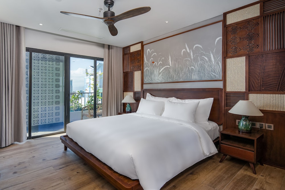 Grand Suite, Bathtub
