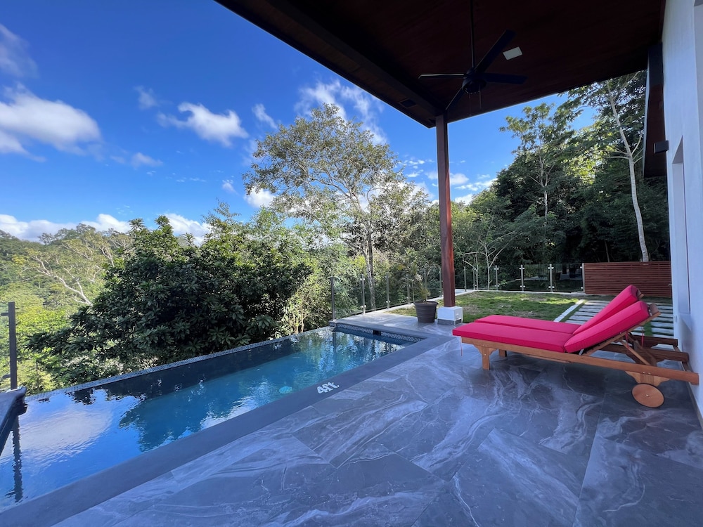 Deluxe Villa photo 1