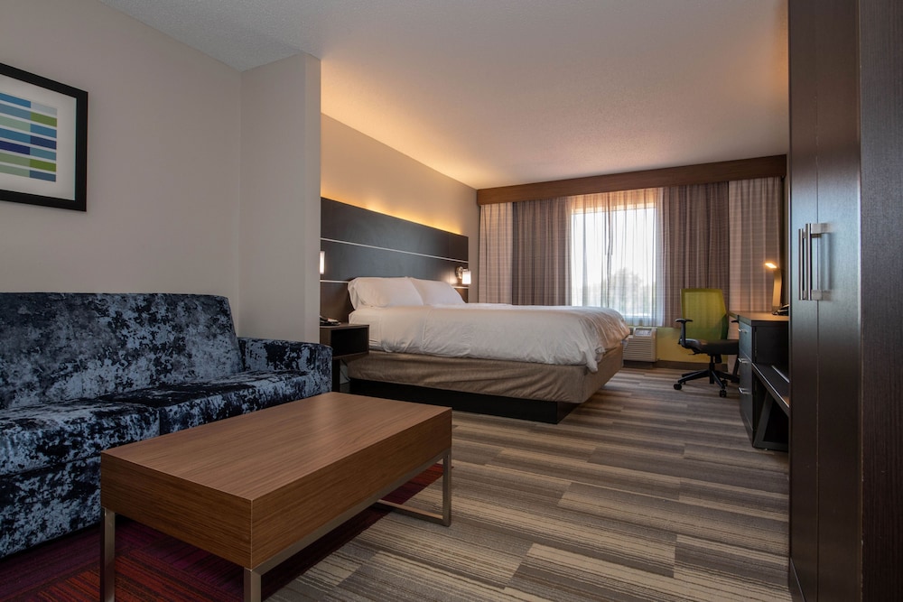 Suite, 1 King Bed (Living Area) - Photo 2