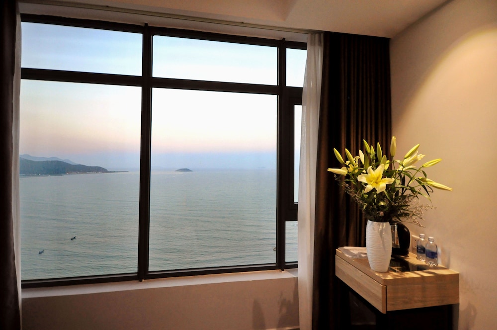 Premium Room, Sea View - Photo 3