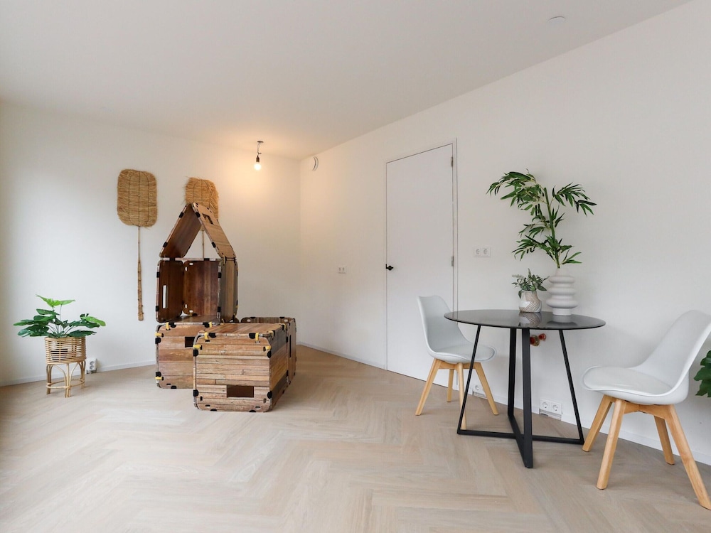 Apartment photo 2