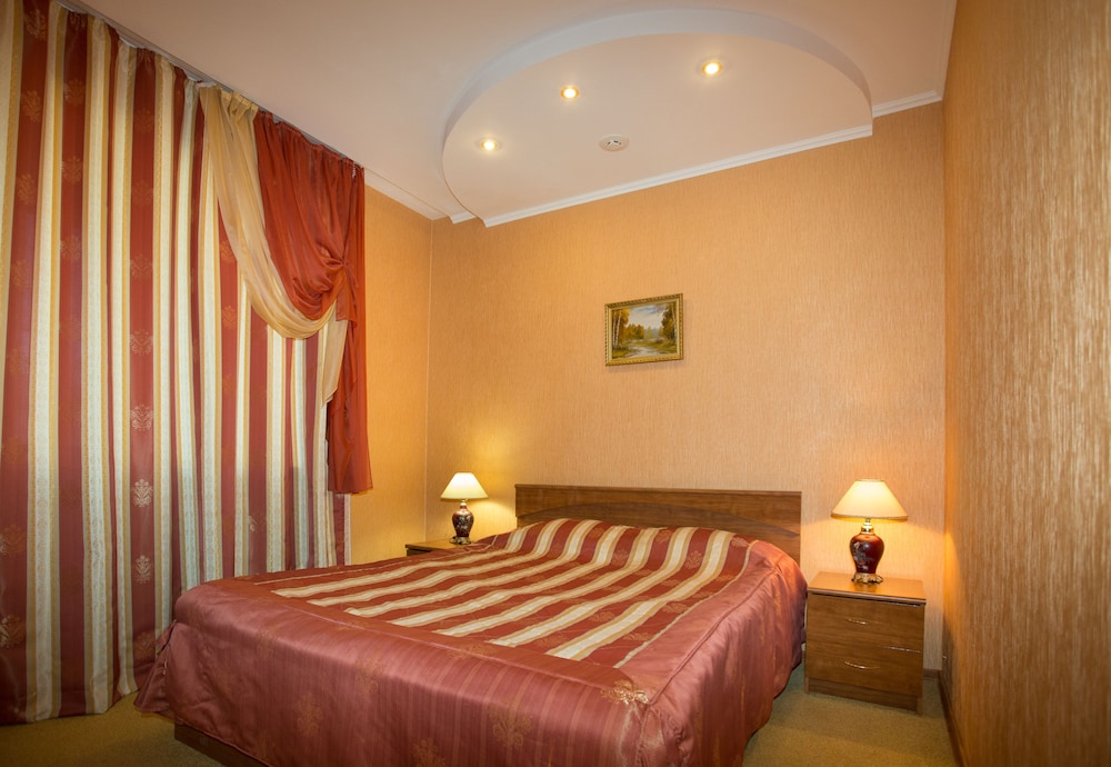 Junior Room, 1 Queen Bed photo 1
