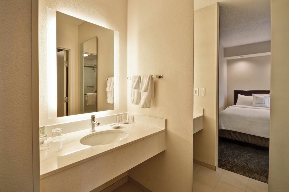 Suite, 2 Queen Beds (Red Mile View) - Photo 6