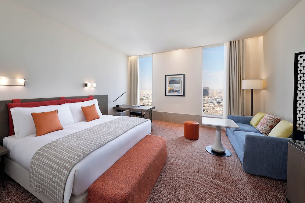 Royal Suite, 3 Bedrooms thumbnail 5