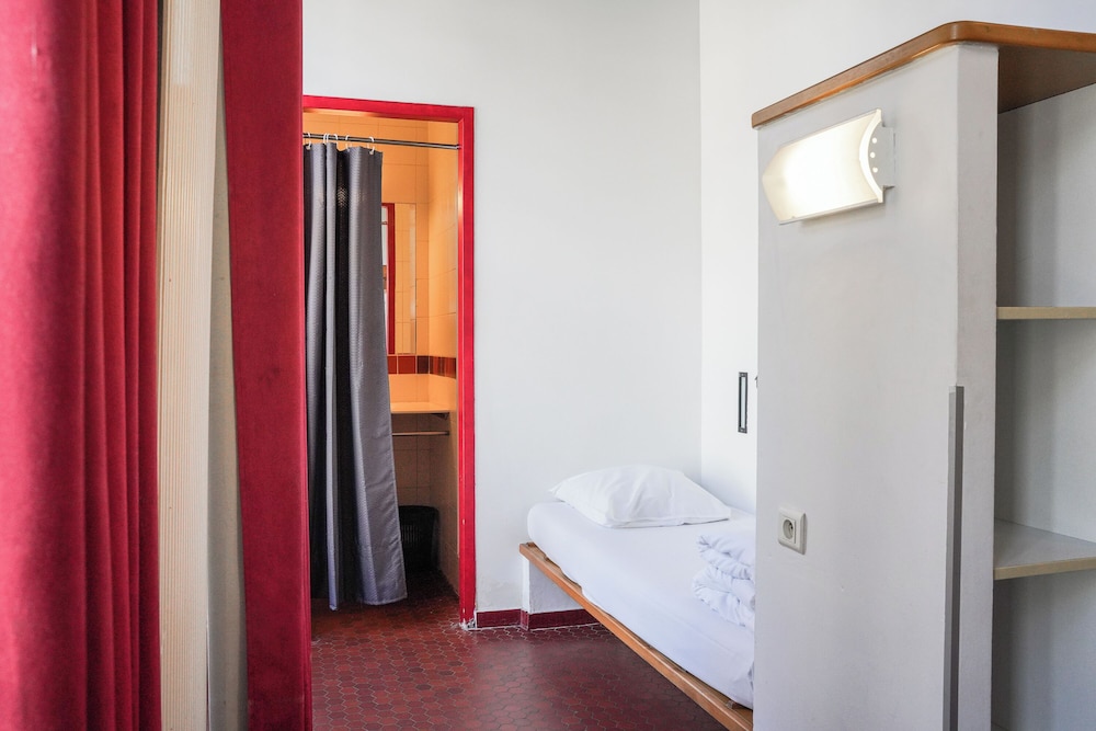 Triple Room, Shared Bathroom photo 2