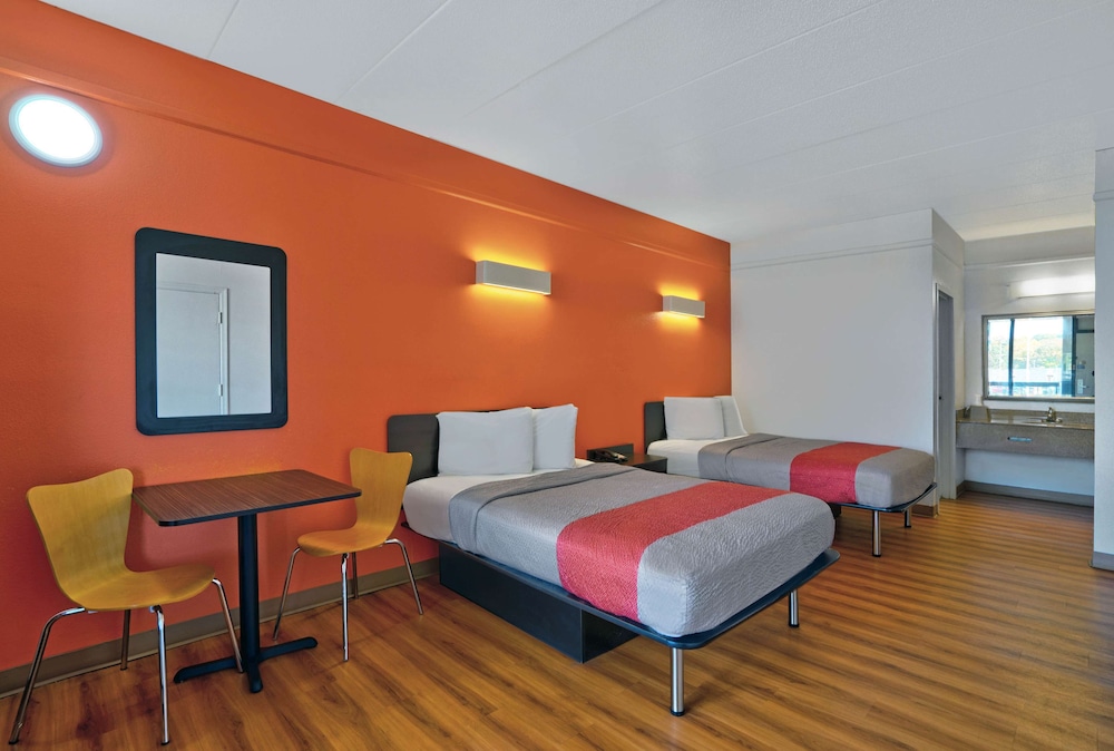 Standard Room, 2 Double Beds, Non Smoking photo 1