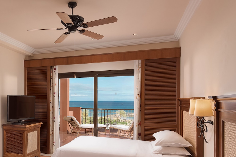 Executive Studio Suite, 2 Queen Beds (Ocean View)