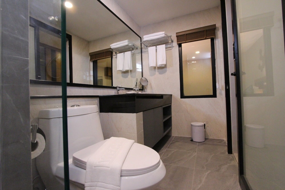 Royal Suite - Photo 2