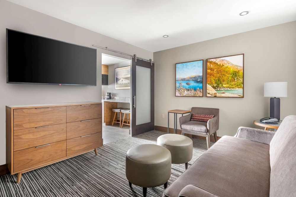1 Bedroom - Queen Suite with Sofabed at Hilton Vacation Club Tahoe Seasons Lake Tahoe in South Lake Tahoe