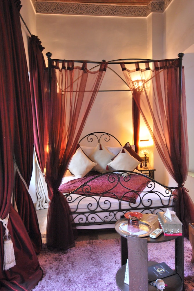 Room Tanjia