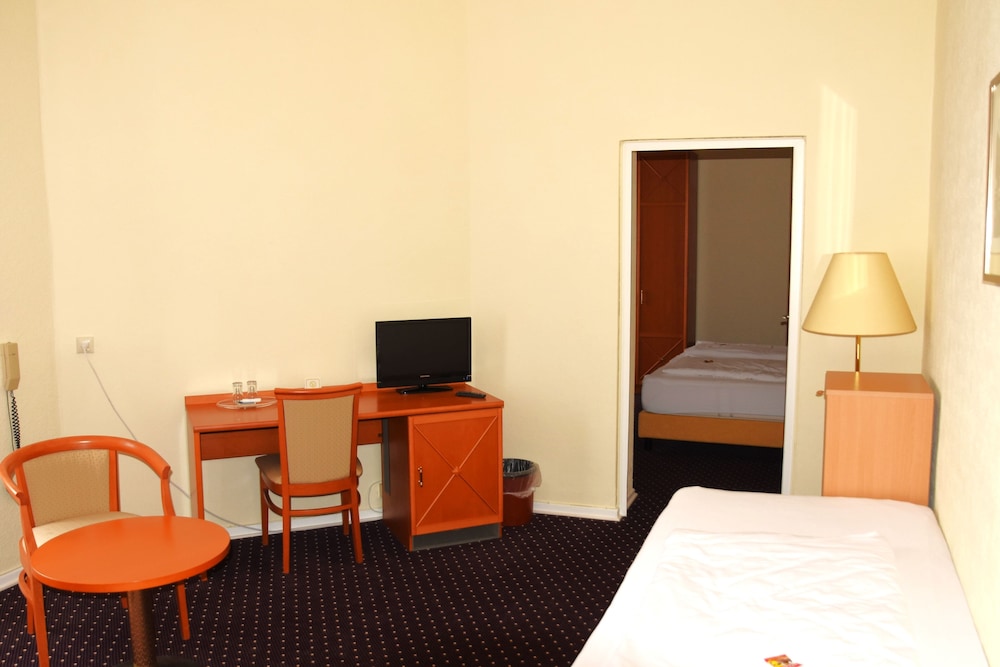 Family Triple Room, Private Bathroom (Familienzimmer)