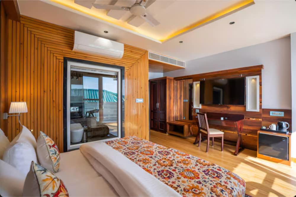 Deluxe Room with Balcony