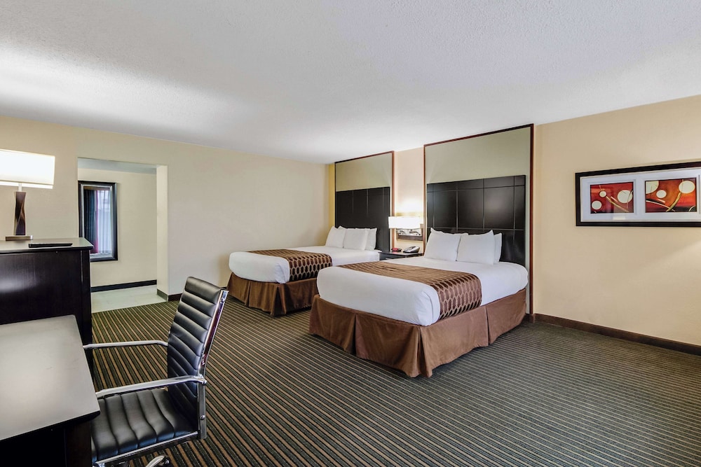 Standard Room, 2 Queen Beds, Accessible, Non Smoking - Photo 1