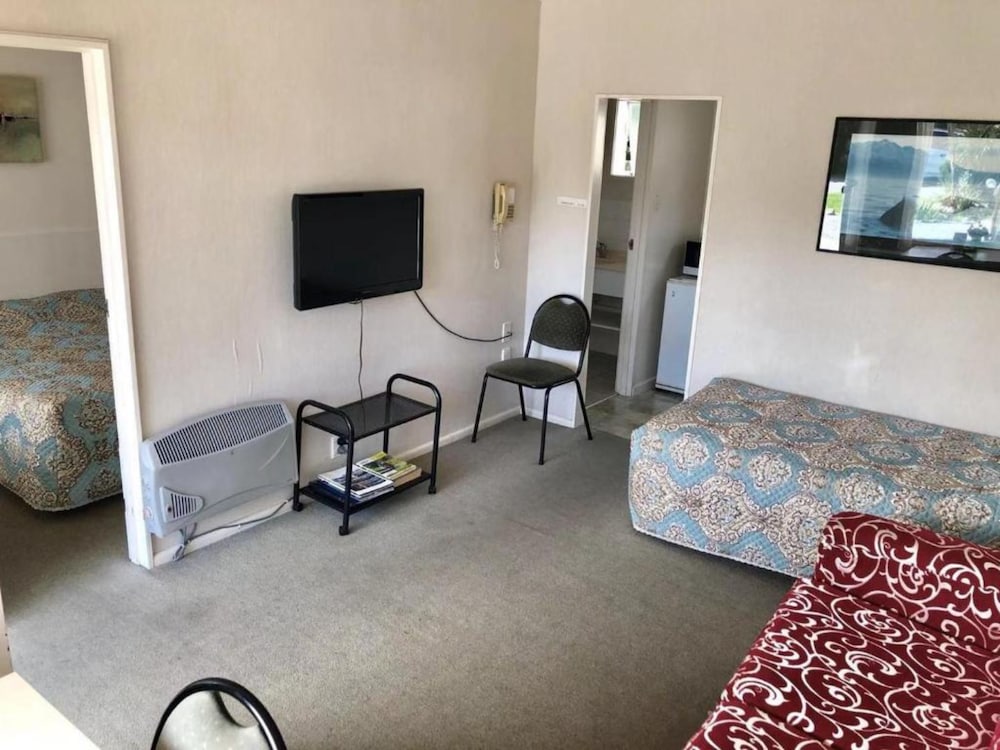 Standard Suite, 1 Bedroom, Non Smoking, Kitchenette photo 2