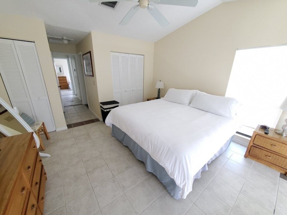 Condo, 2 Bedrooms