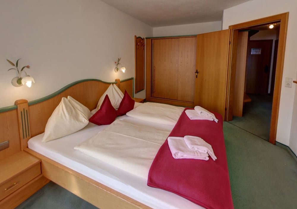 Family Suite, 2 Bedrooms, Mountain View photo 3