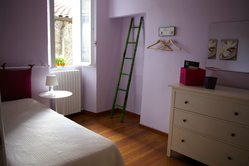 Standard Single Room, Ensuite photo 3