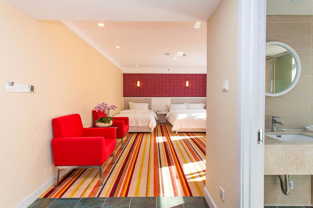 Family Room photo 2