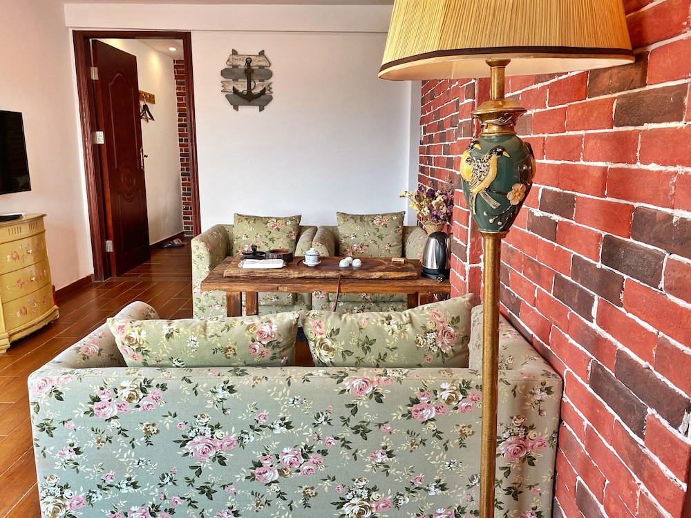 Suite, 2 Bedrooms (Mainland Chinese Citizen Only)