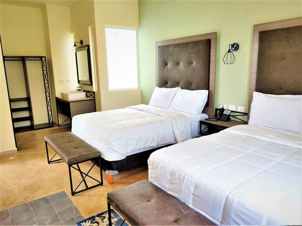 Deluxe Double Room - Photo 8