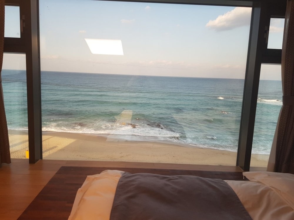 Duplex, Sea View (# 302) photo 2