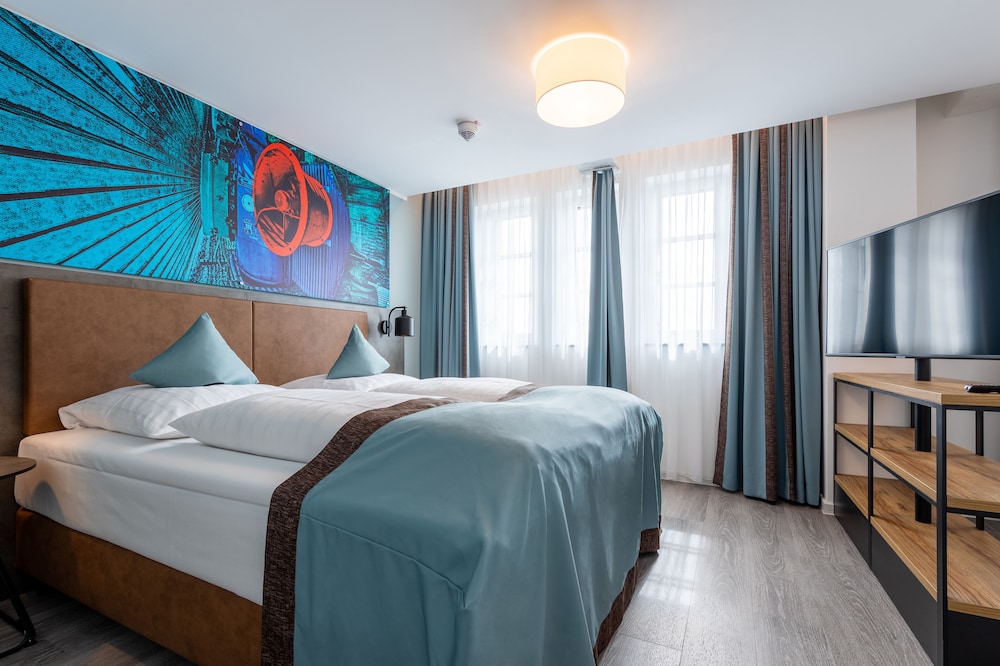 Standard Twin Room - Photo 1