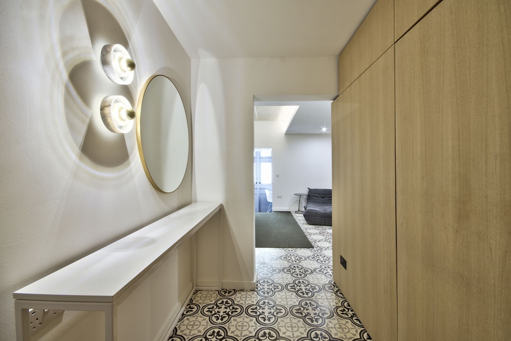 Superior Double Room, 1 Queen Bed, City View photo 2