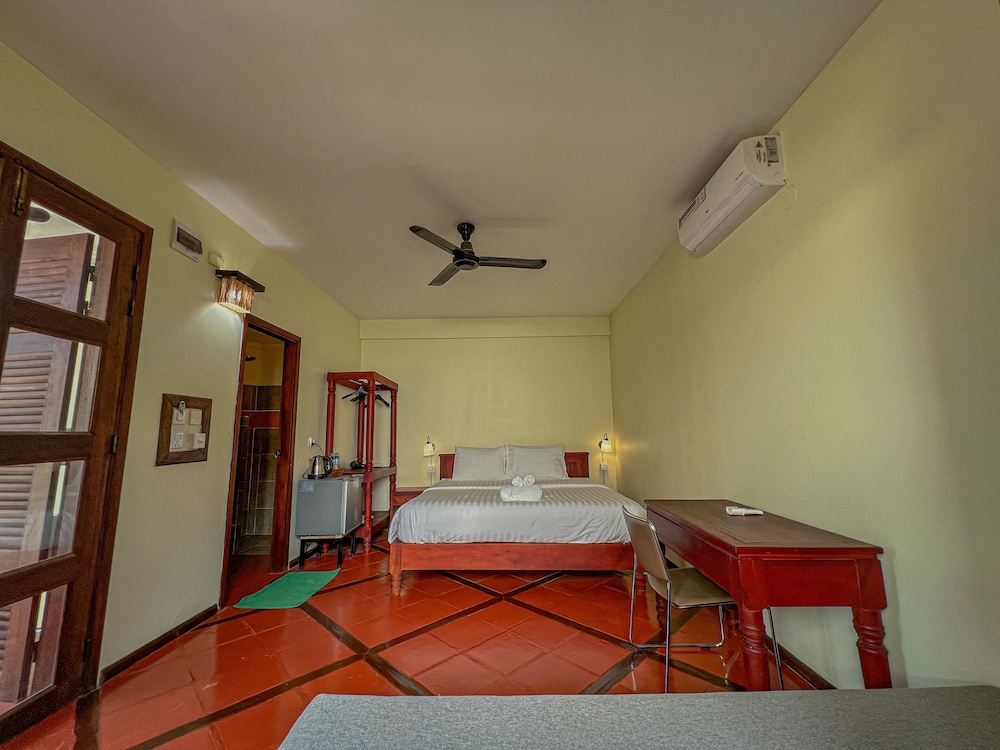 Deluxe Double Room, Balcony, Pool View