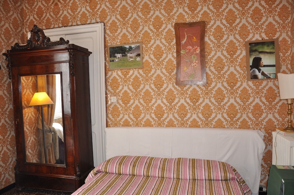 Triple Room, Shared Bathroom photo 3