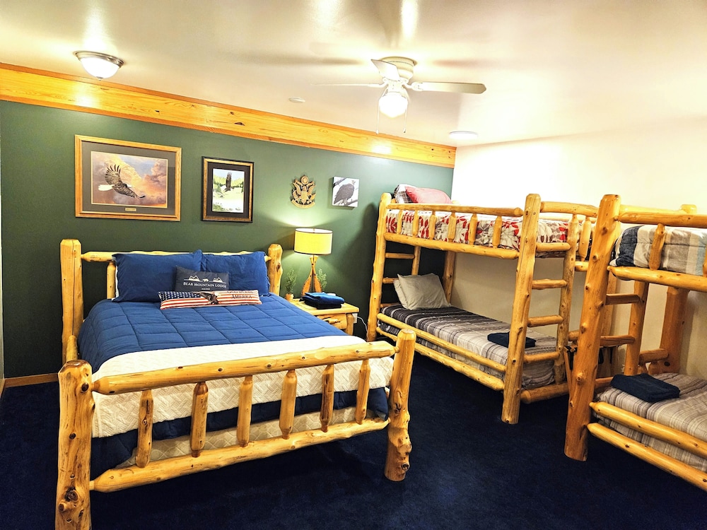 Eagle Room photo 1