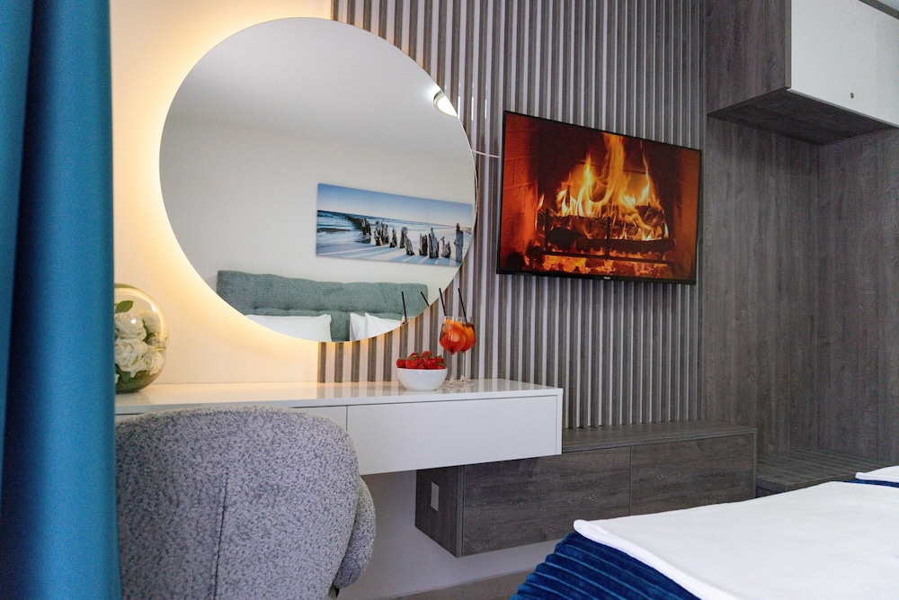 Deluxe Triple Room, Balcony, City View