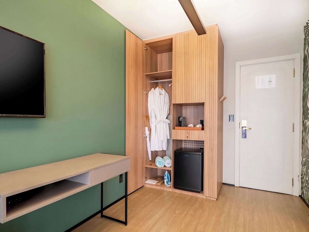 Executive Room, 1 King Bed - Photo 3