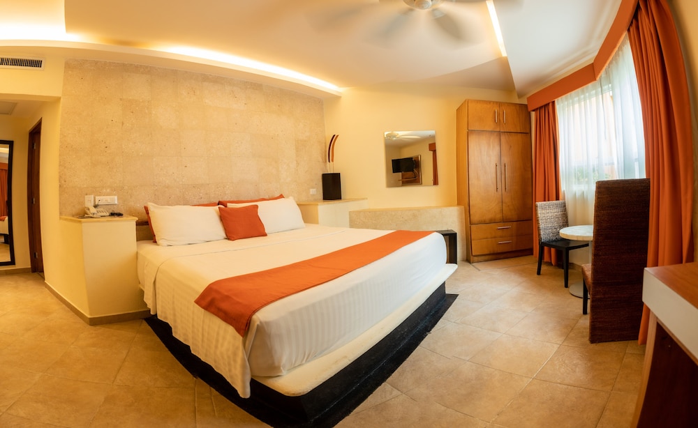 Standard Room, 1 King Bed