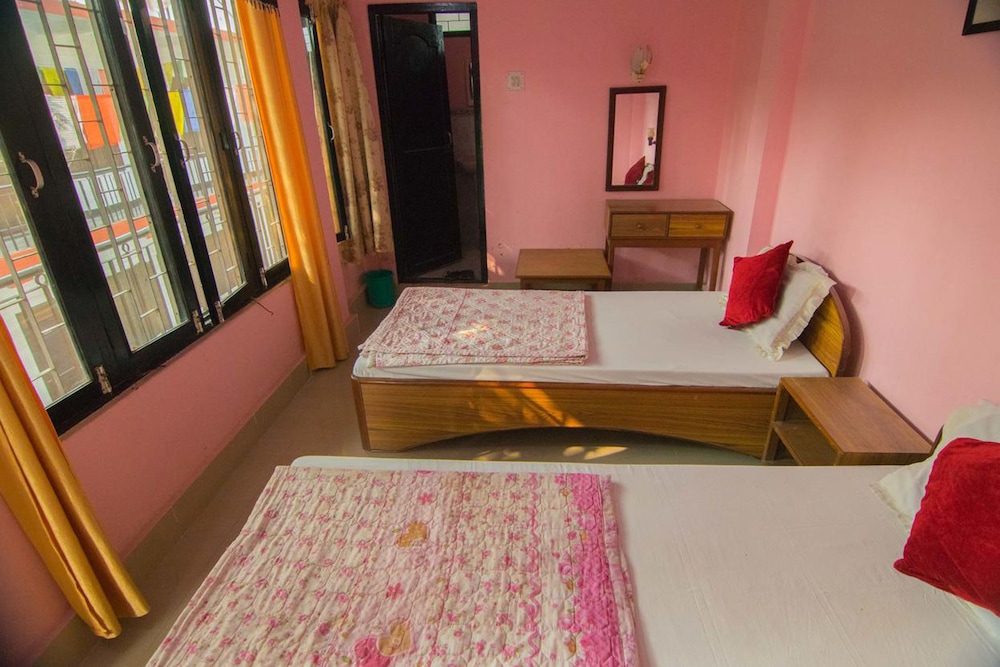 Economy Room, 2 Twin Beds photo 3