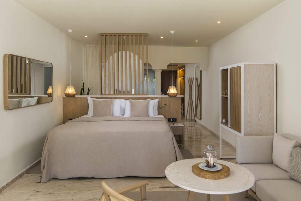 Junior Room, Garden View