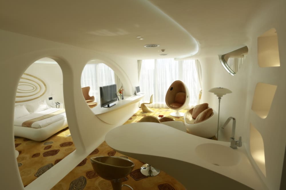 Deluxe Suite - Photo 1