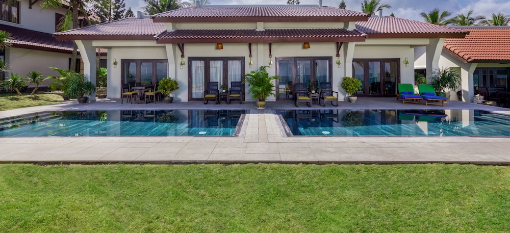03 Bedroom Ocean Villa with private pool
