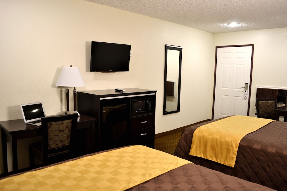 Room, 2 Queen Beds, Non Smoking - Photo 3
