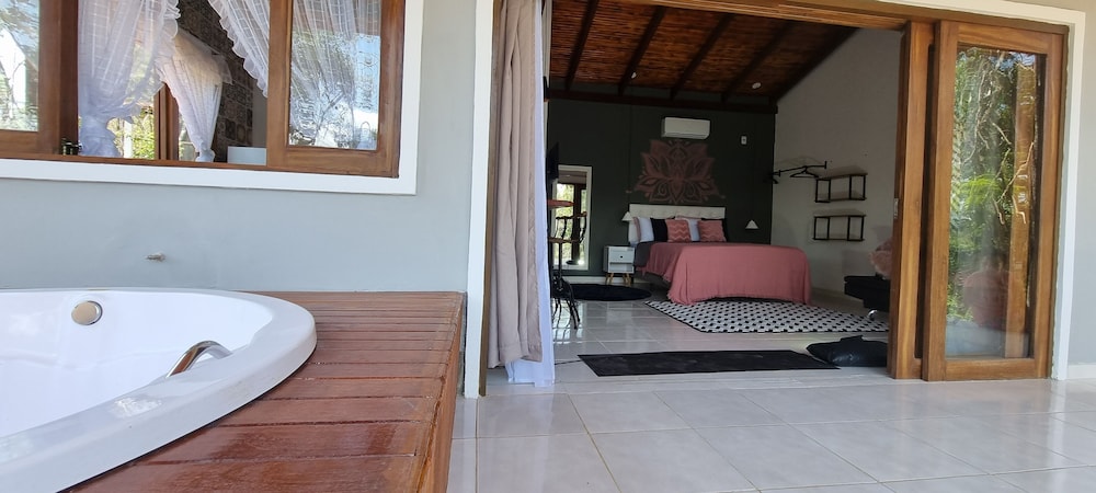 Deluxe Chalet, 1 Bedroom, Hot Tub photo 3