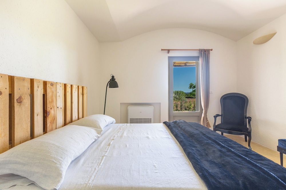 Villa photo 2