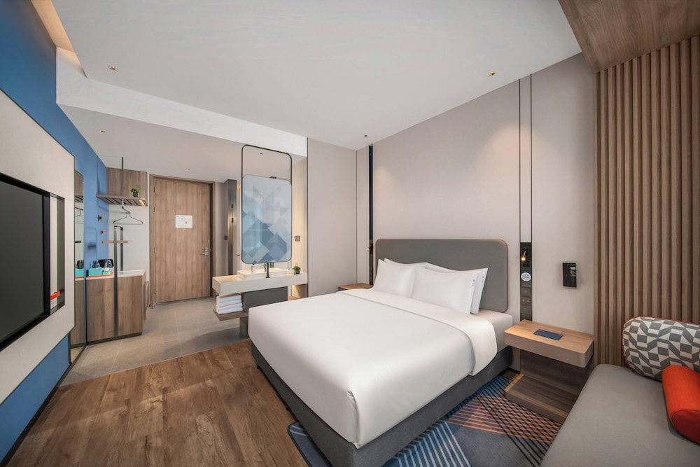 Standard Room, 1 King Bed