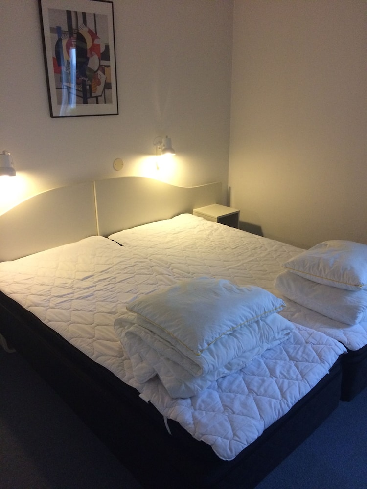 Standard Triple Room, 3 Twin Beds photo 2