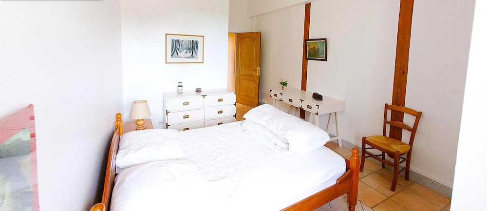 Luxury Apartment, Ensuite, Park View (Gîte Le Miroir )
