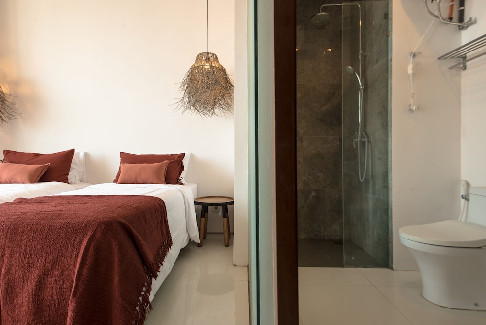 Suite, 2 Bedrooms - Photo 40